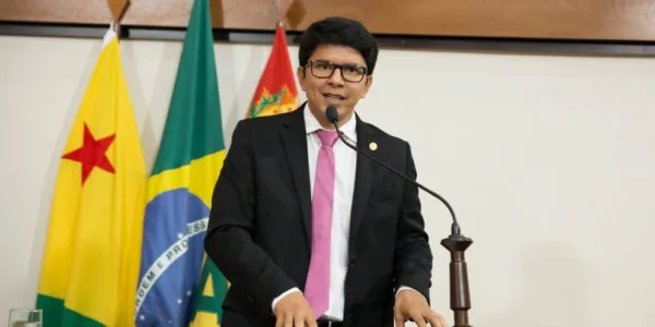 Jenilson Leite destaca a necessidade de reforma na pista de pouso do município do Jordão