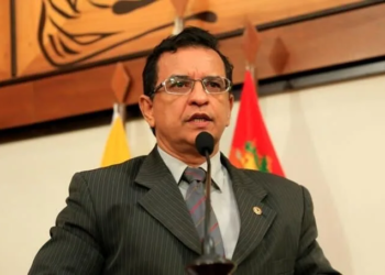 Deputado Luiz Gonzaga destaca que apagões de internet prejudicam comércio de Cruzeiro do Sul