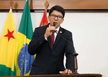 Jenilson Leite relata problemas nos serviços prestados pelas empresas de telefonia no interior