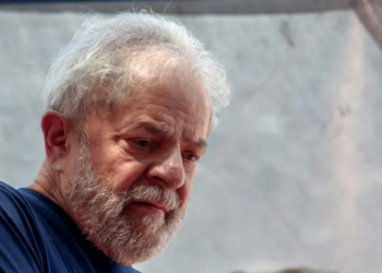Defesa de Lula faz novo pedido de liberdade, citando suspeição de Moro