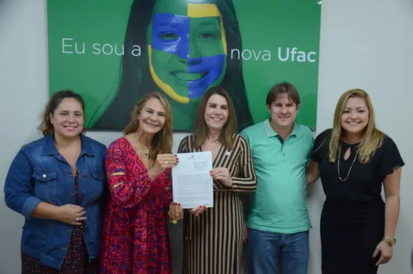 Secretaria de Políticas para as Mulheres assina termo de intenções junto a Ufac