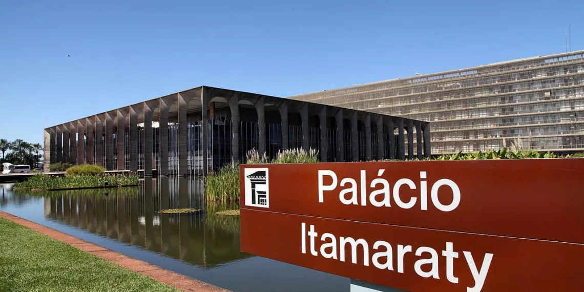 Itamaraty abre concurso com 26 vagas para diplomata e salário de R$ 18 mil