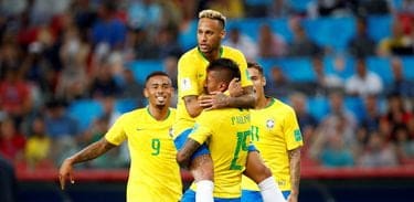 Copa 2018: Brasil e Sérvia. Comemoração do  primeiro gol do Brasil.
