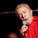São Paulo - O ex-presidente Luiz Inácio Lula da Silva durante ato na Avenida Paulista contra o impeachment e a favor da democracia (Juca Varella/Agência Brasil)