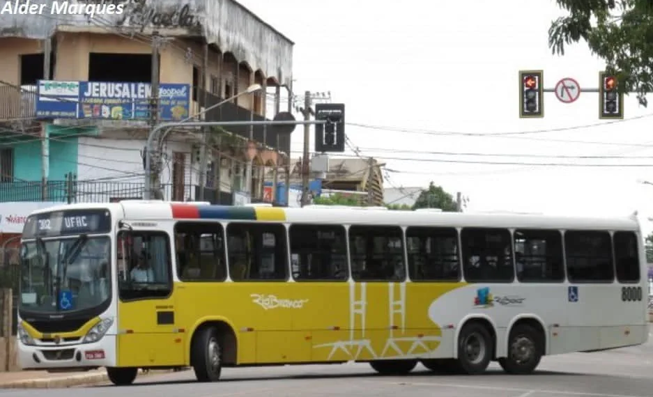 Ônibus voltam a circular em Rio Branco após promessa de novo projeto de subvenção