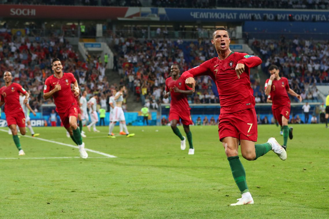 Copa 2018: Portugal e Espanha - Cristiano Ronaldo de Portugal faz seu terceiro gol.