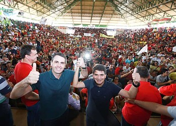 Convenção da Frente Popular do Acre reúne milhares de pessoas