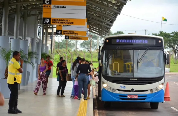 Após sancionado, novo valor da passagem de ônibus entra em vigor neste sábado