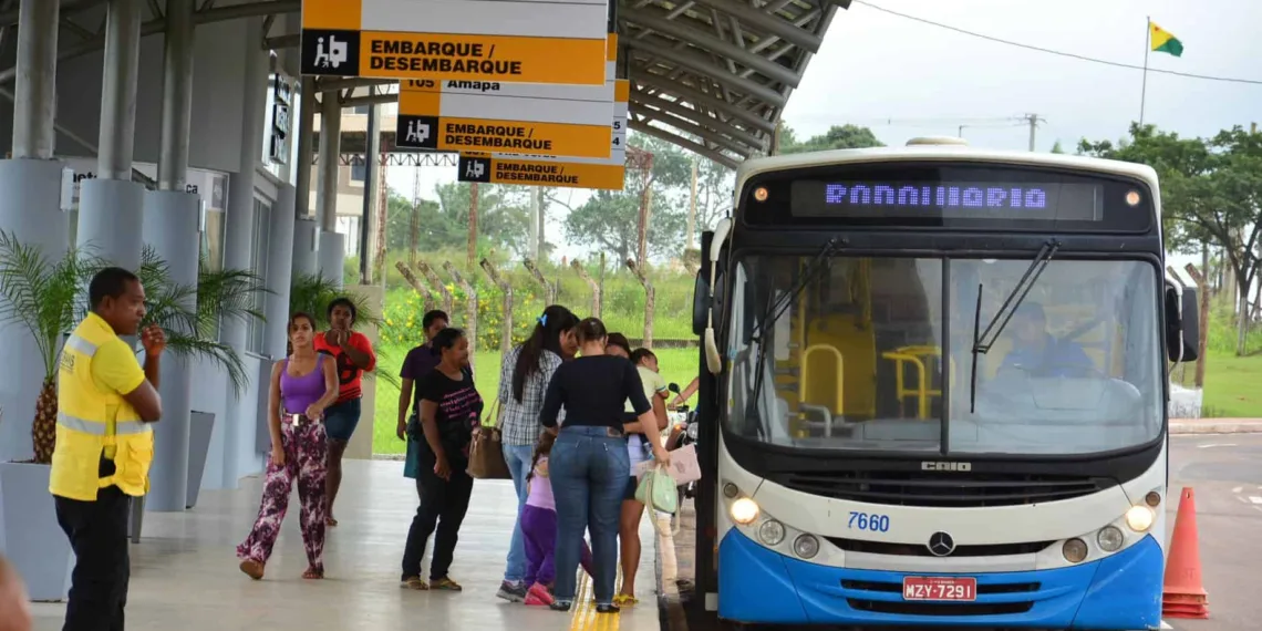 Após sancionado, novo valor da passagem de ônibus entra em vigor neste sábado