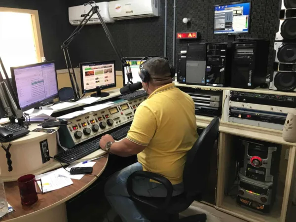 Rádio Gazeta FM 93,3 passa por restruturação e aumenta alcance no Acre