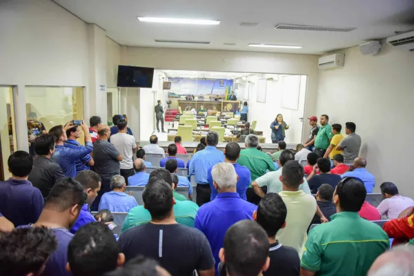 Vereadores de Rio Branco aprovam lei que regulamenta transporte por aplicativos