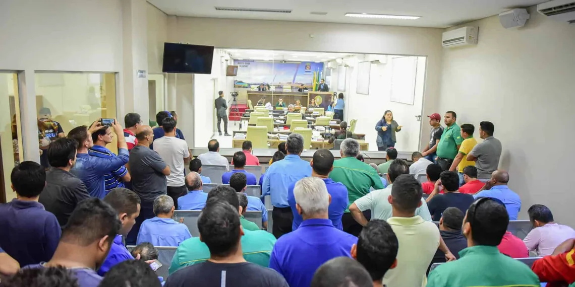 Vereadores de Rio Branco aprovam lei que regulamenta transporte por aplicativos
