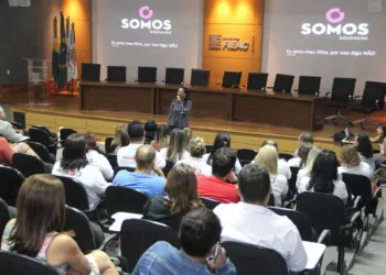 Escola SESI promove palestra “Eu Amo meu filho, por isso digo não”