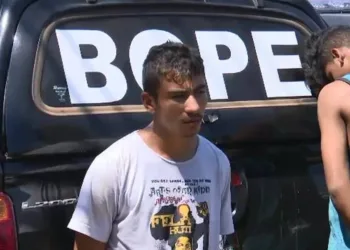 Em Rio Branco, jovem é preso e menor apreendido suspeitos de assalto em estrada de aeroporto (Foto/ Reprodução Rede Amazônica Acre )