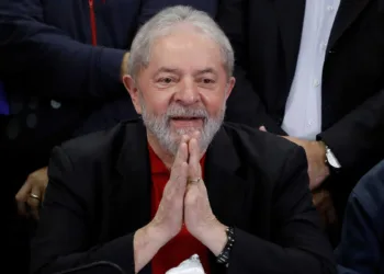 Former Brazilian President Luiz Inacio Lula da Silva gestures during a news conference after being convicted on corruption charges, in Sao Paulo, Brazil July 13, 2017.  REUTERS/Nacho Doce