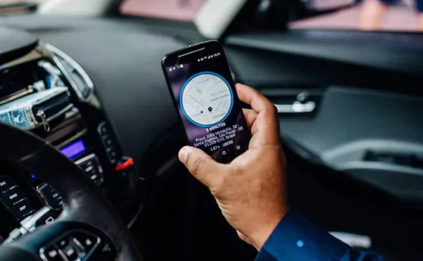 Justiça decide que ausência de lei municipal não impede atividade de motorista da Uber