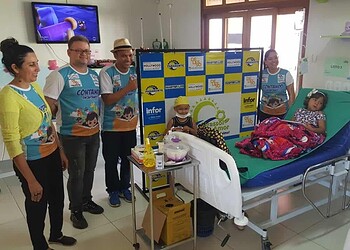 Projeto Cantando e Encantando leva música e diversão para Hospital do Câncer