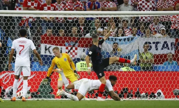 Croácia passa pela Inglaterra e decide a Copa com a França