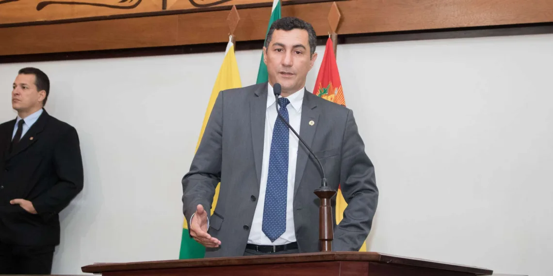 Deputado Jesus Sérgio diz que obras da BR-364 estão a todo vapor