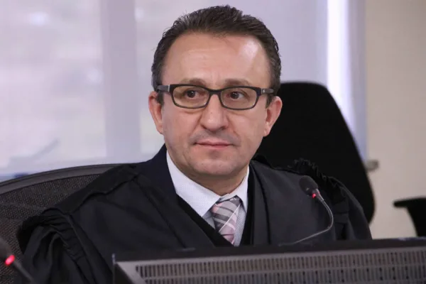 Membros do Ministério Público acionam CNJ contra Rogério Favreto