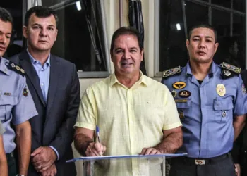 Governo fortalece segurança com entrega de 20 motos e um carro na Capital