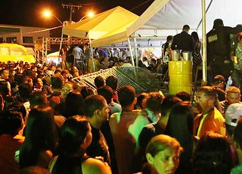 Dez ficam feridos após camarote desabar durante Festival do Açaí