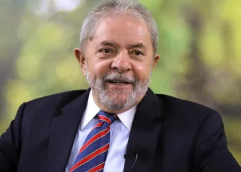 Advogados do PT avaliam que TSE pode julgar registro de Lula antes do início do horário eleitoral