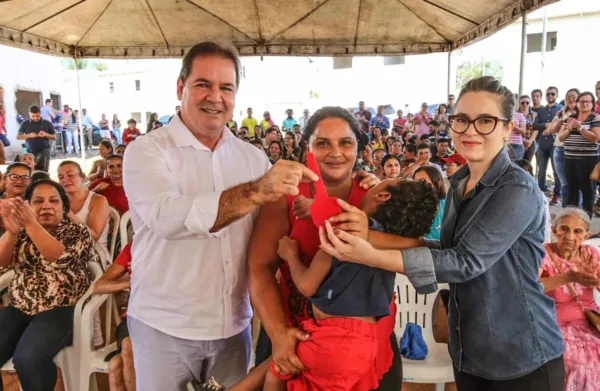 Tião Viana entrega as primeiras casas do Loteamento Andirá a famílias de áreas de risco