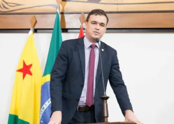 Líder do governo esclarece dúvidas sobre convocação de concursados da Polícia Militar