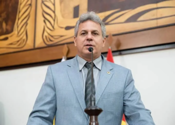 Lourival Marques relata que produtores do Juruá estariam proibidos de comercializar farinha amarela