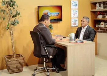 “Quero entrar na política para servir”, declara Minoru Kinpara durante programa de TV