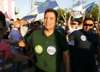 Gladson Cameli vai às ruas de Rio Branco e se destaca como a mudança para o Acre
