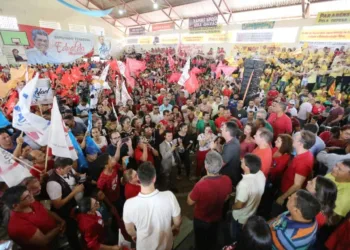 Com milhares de pessoas, evento de Brasileia encerra convenções da Frente Popular