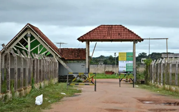 Detento morre após ser agredido por companheiros de cela em presídio de Rio Branco