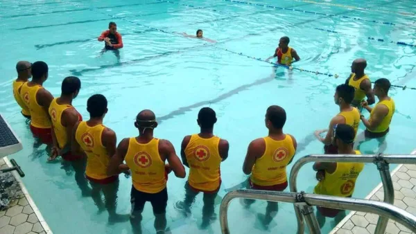 Corpo de Bombeiros do Acre abre 60 vagas para curso de guardião de piscina