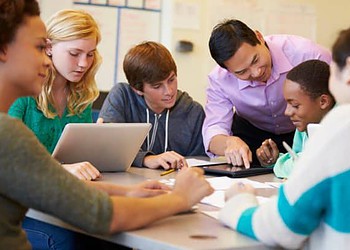 Alunos do ensino médio avançam em Português e Matemática no Acre, aponta MEC