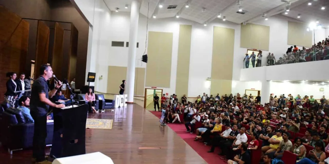 Marcus Alexandre participa de debate na UFAC