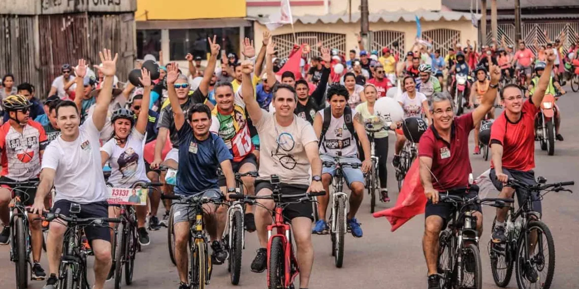 Ciclistas saem às ruas de Rio Branco em apoio ao Marcus Alexandre