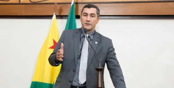 Deputados estaduais reclamam por ficarem de fora da partilha do Fundo Partidário
