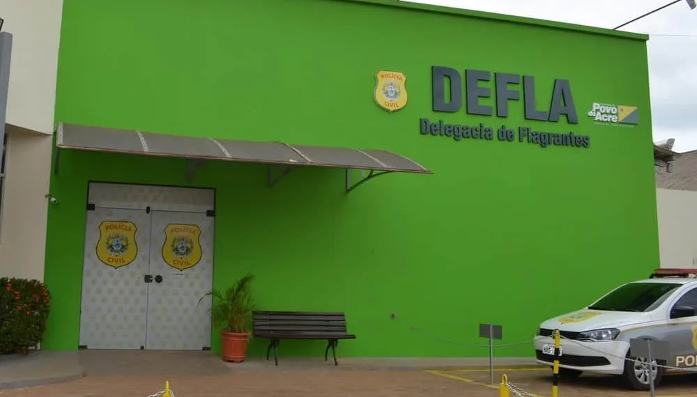 Após denúncia, homem de 55 anos é preso por maus-tratos contra dois cachorros