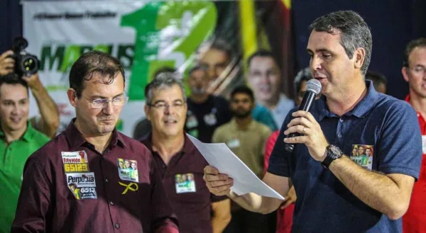 Em grande ato, professores e servidores da educação dizem sim à candidatura de Marcus Alexandre