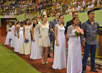 Mais de 1,5 mil casais oficializam união durante Casamento Coletivo na Capital