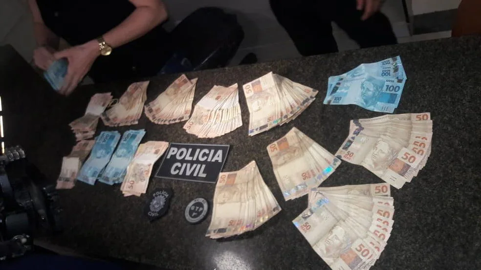 Polícia Civil prende trio de estelionatários e aprende mais de R$ 14 mil