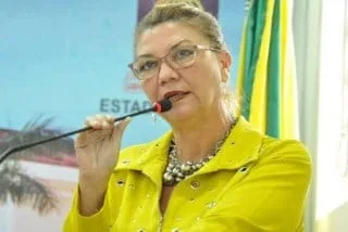 Lene Petecão diz que alguns colegas de parlamento fazem oposição “meia boca”