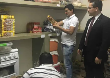 MPAC encontra merenda com prazo de validade vencido em escola de Xapuri