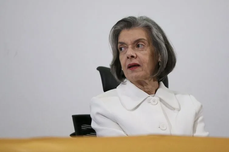 A presidente do Supremo Tribunal Federal (STF), Cármen Lúcia, faz palestra no 2º Congresso de Direito Eleitoral de Brasília, na Câmara Legislativa do DF (CLDF).