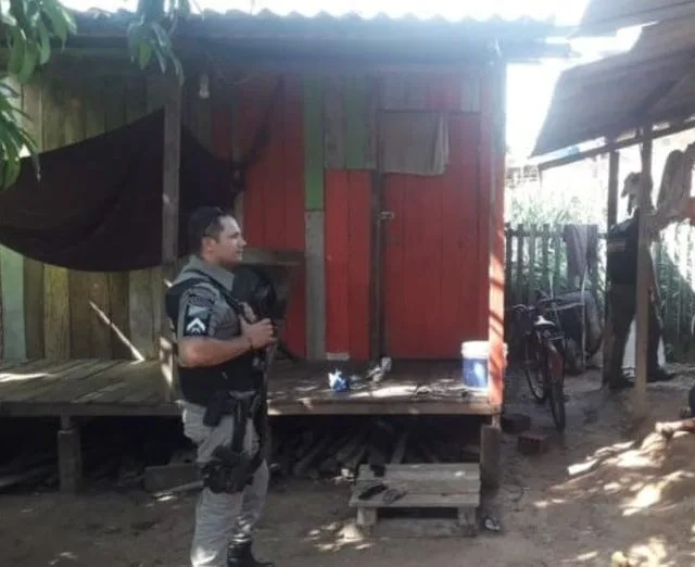 Jovem de 19 anos é morto a tiros no quintal de casa no Segundo Distrito