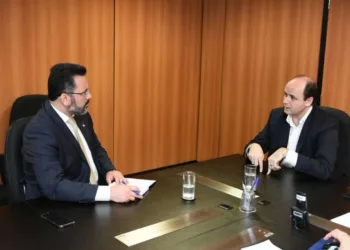 No Ministério da Educação Alan Rick garante reforma de escola do Polo Benfica
