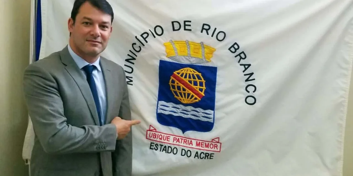 Projeto do vereador Roberto Duarte que obriga o uso do Brasão de Armas em Rio Branco é aprovado por unanimidade
