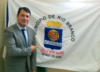 Projeto do vereador Roberto Duarte que obriga o uso do Brasão de Armas em Rio Branco é aprovado por unanimidade